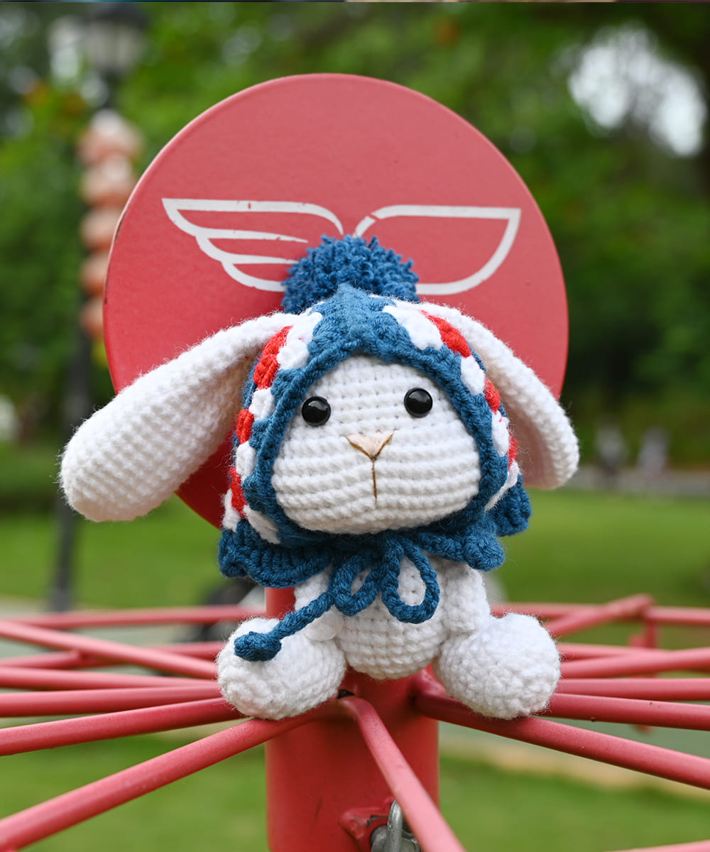 Amigurumi Rabbit Doll,Handmade Crochet Rabbit Toy,Vintage Grandmother's Rabbit keychain